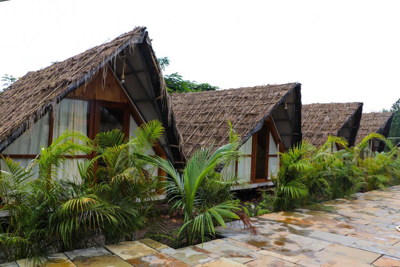 The Vintage Farm Mahiravani Exterior photo
